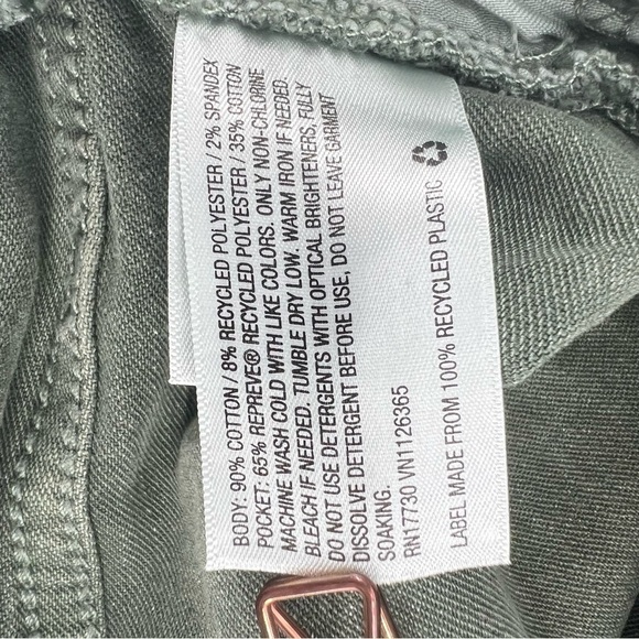 Universal Thread Green High Rise Midi Cuffed Hem Jean Shorts Size 0 Women’s - Picture 6 of 6